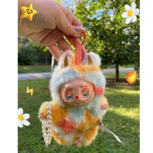 Фигурка labubu — серия "pin for love" Thumbnail 6