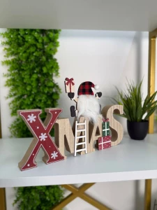 DECORATIUNE DE CRACIUN DIN LEMN, XMAS CU MOS CRACIUN SI CADOURI, 30CM (CP-24-128)