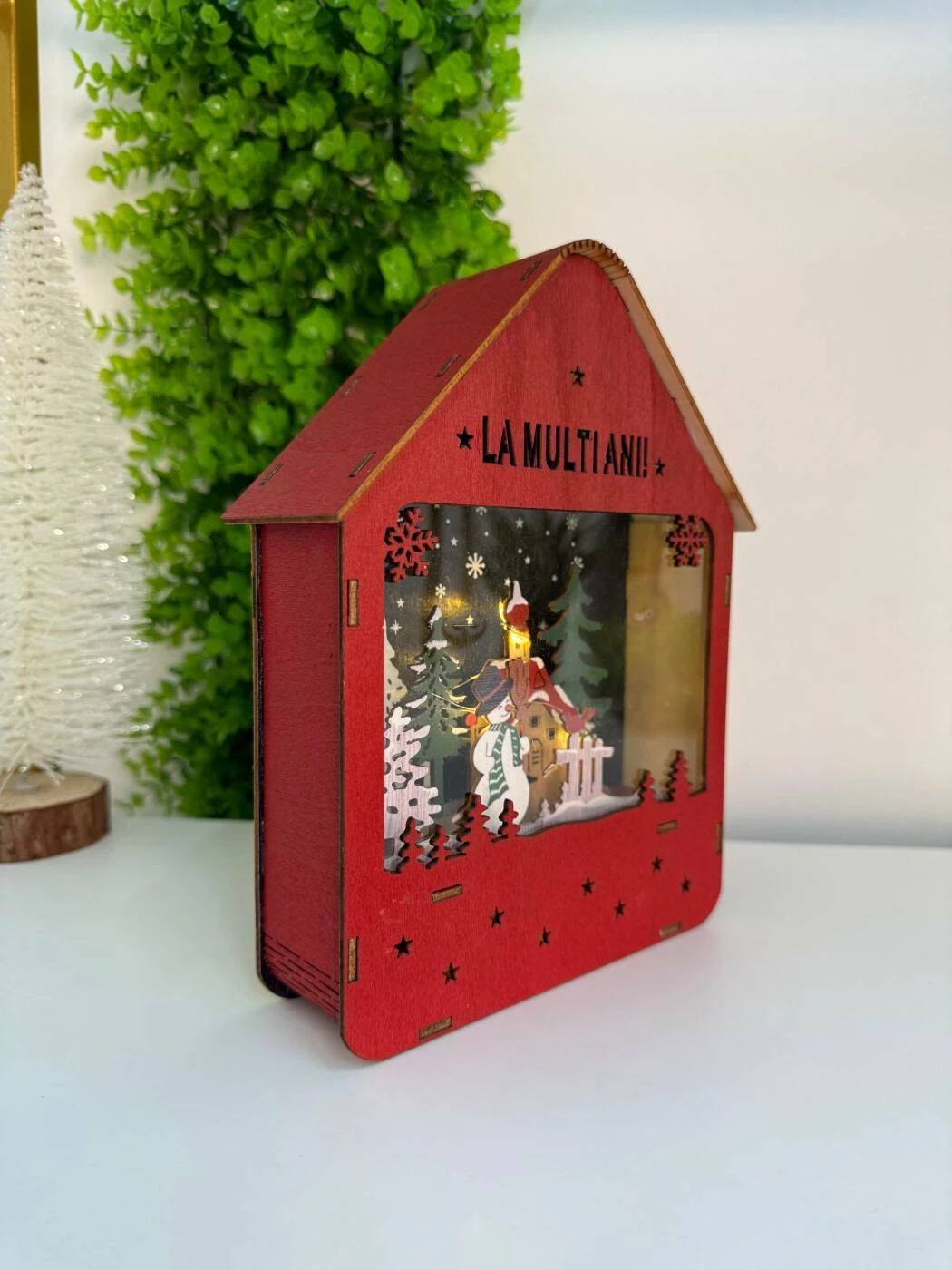 Casuta din lemn iluminata pentru decor festiv, 20,5cm (cp-24-135) 2