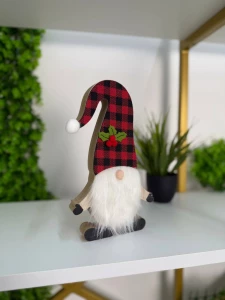 MOS CRACIUN DECORATIV DIN LEMN CU CACIULA IN CAROURI, 22,5CM (CP-24-138)