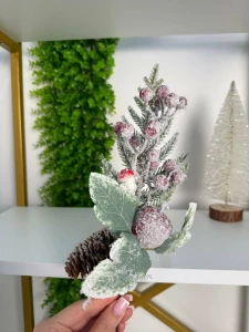 Ramura artificiala cu con si fructe inghetate, 35cm (cp-24-017)