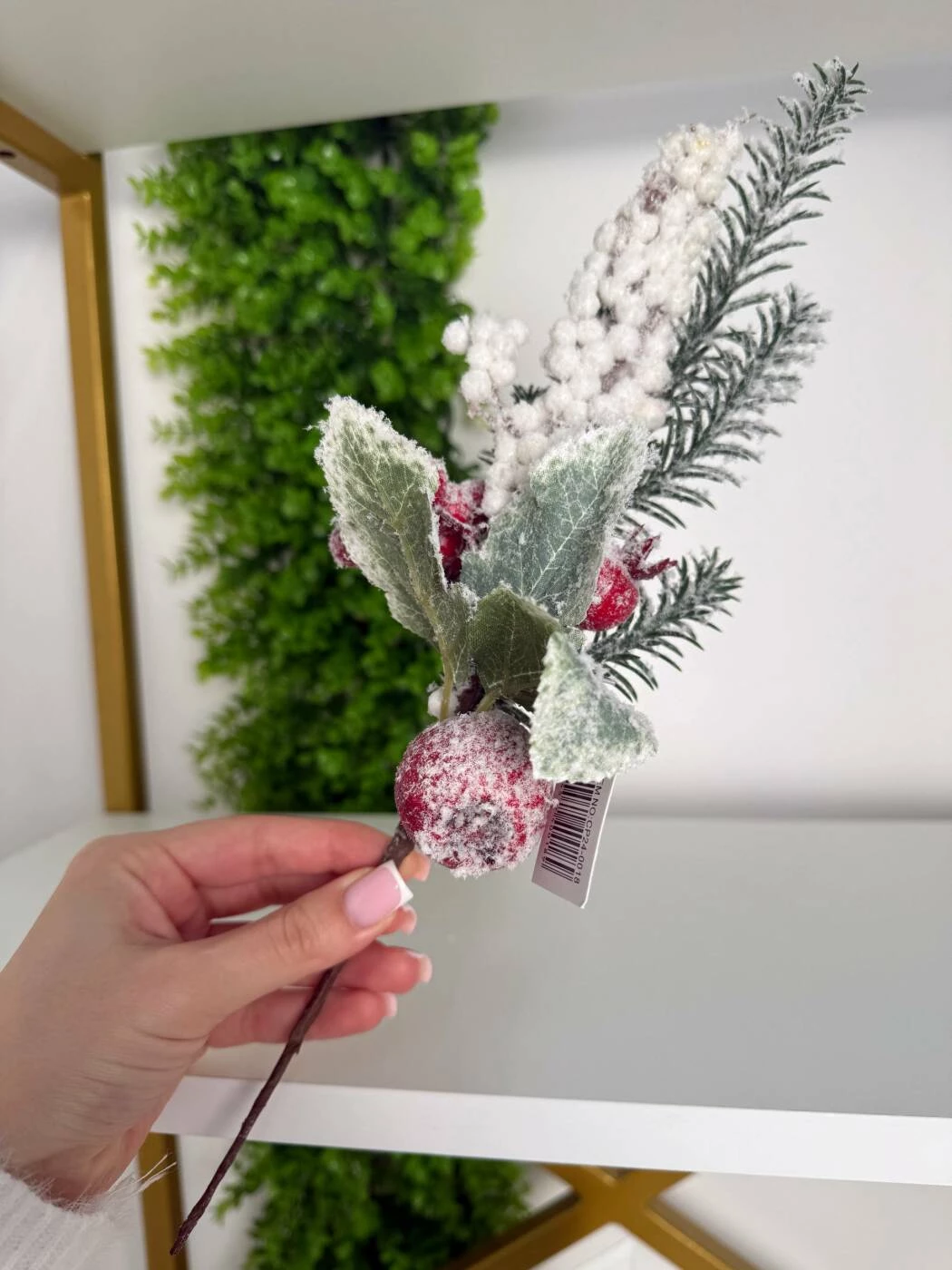 Ramura decorativa cu fructe rosii si efect de zapada, 35cm (cp-24-018) 2