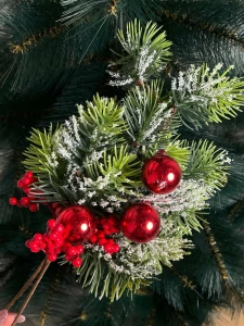 Ramura decorativa de craciun cu ace ninse, 25cm (cp-24-039)