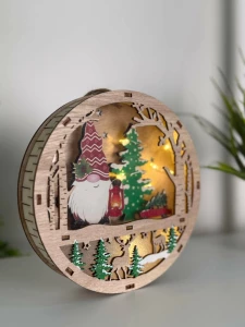 GLOB DECORATIV DIN LEMN CU LED, PEISAJ DE CRĂCIUN, 15CM (CP-24-145)