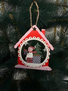 Glob din lemn pentru brad, casuta festiva, 10.5cm (cp-24-151)