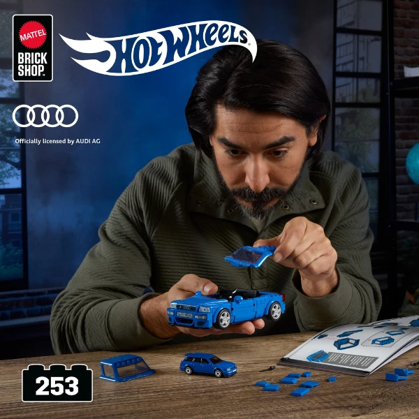 Set de construcție hot wheels – '94 audi avant rs2, scara 1:32 8