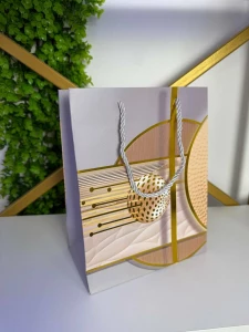 Punga cadou cu design geometric auriu 18*23*10 cm (cp-24-419-1) Thumbnail 2