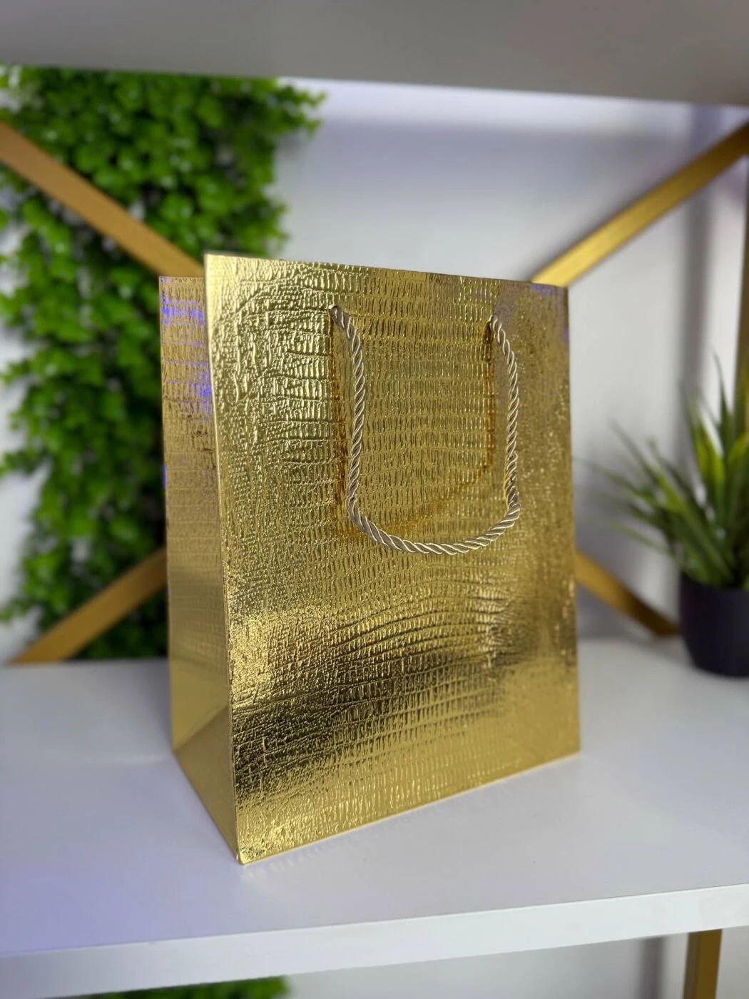 Punga cadou aurie cu textura metalizata, 18*23*10cm (cp-24-417-1) 2
