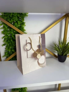 Punga cadou cu design abstract si manere aurii 26*32*12 cm (cp-24-419-2) Thumbnail 2