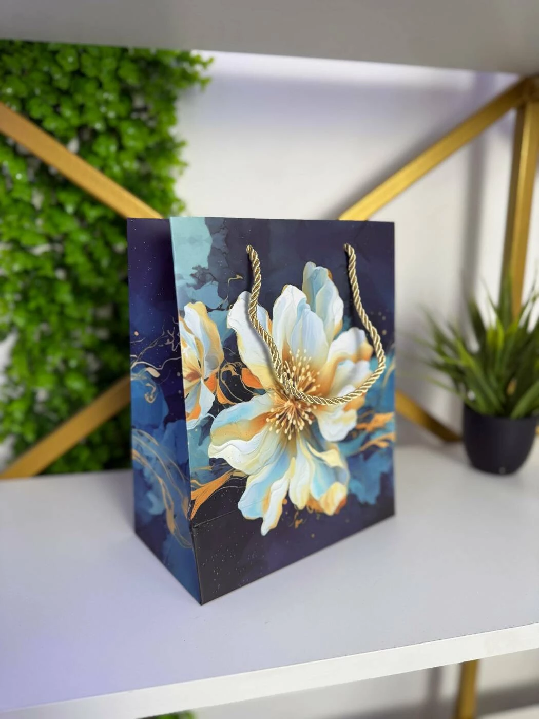 Punga cadou cu design floral, albastru & auriu,  31*41*12 см (cp-24-418-3) 2