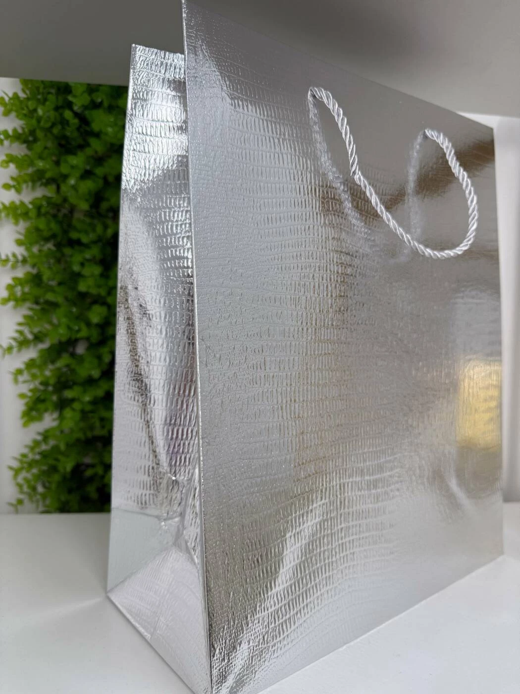 Punga cadou argintie cu textura metalizata, 31*41*12 cm (cp-24-417-3) 2