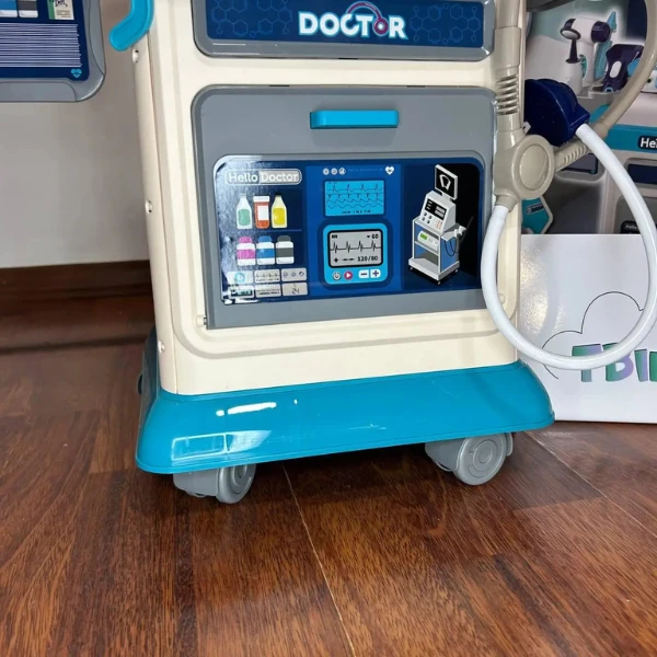 Set de joacă pentru copii „doctor”, masă cu accesorii pe roți 5