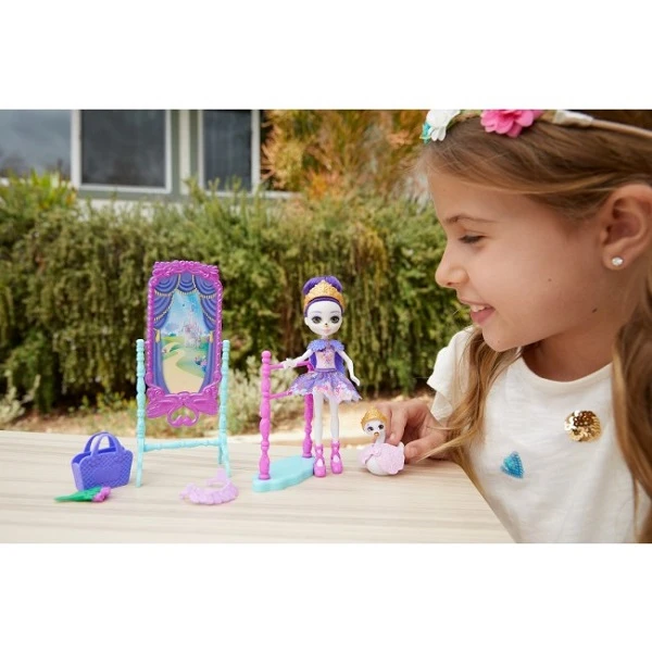 Enchantimals set familia regala de urși 10