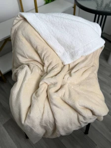 PATURA PUFOASA CU BLANITA, BEJ - ALB, 200×230 CM ( GE3454 )