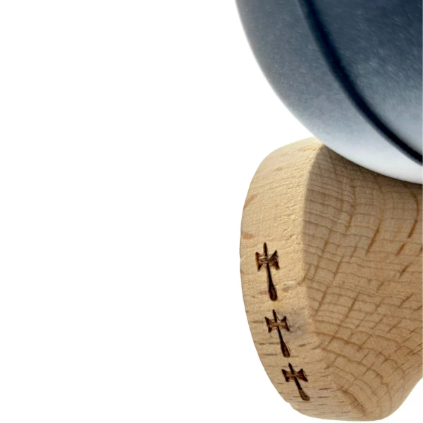 "kendama flippy x original", rulment metalic, ața 55 cm, cupe mari, 7 x 6 x 18 cm, gradient alb-negru 9