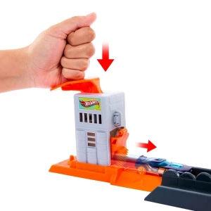 Hot wheels city: atacul gorilei Thumbnail 6