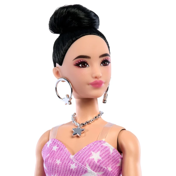 Păpușa barbie "fashionistă în rochie din denim roz cu imprimeu stelat" 4