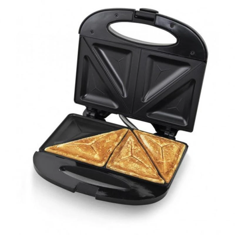 Sandwich maker titanum casserole tkt002k, 700w, automatic temperature control, easy to clean heating plates, non-stick coating of the heating plates, 2