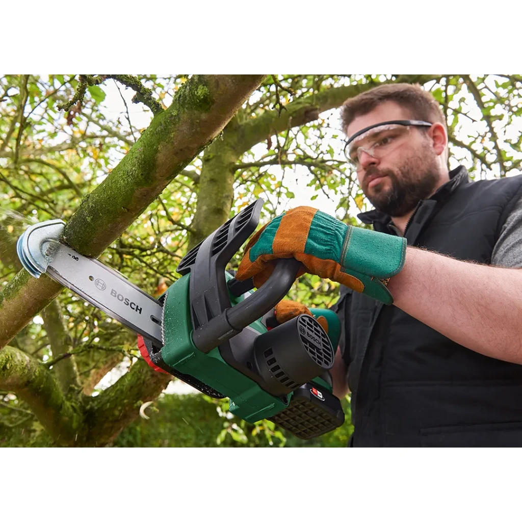 Fierăstrău cu lanț pe acumulator universalchain 200 mm 18 v bosch 4