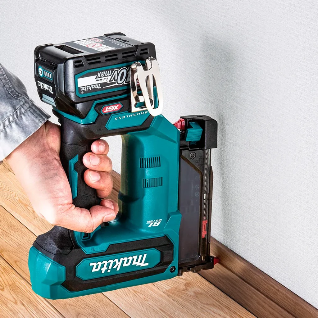 Pistol de bătut cuie fără cap (fără acumulator) xgt 120 makita 2