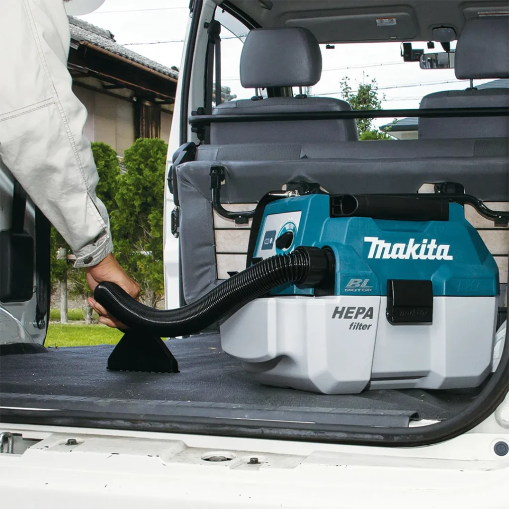 Aspirator pe acumulator (fără acumulator) 18 v makita 5
