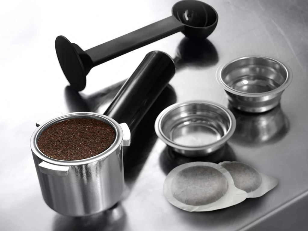 Cafetiera manuala delonghi dedica pump espresso, 1300w, roșu 3