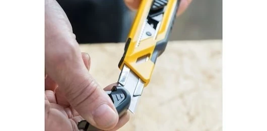 Cutit cu lama segmentat 18mm autolock stht10266-0 3