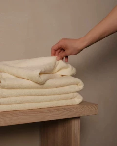 ПОЛОТЕНЦЕ ИЗ ХЛОПКА КРЕМОВЫЙ ЦВЕТ 50×85 СМ (004480)